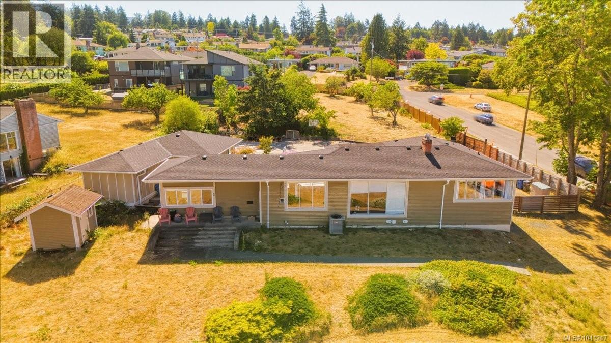 2565 Departure Bay Rd - 78