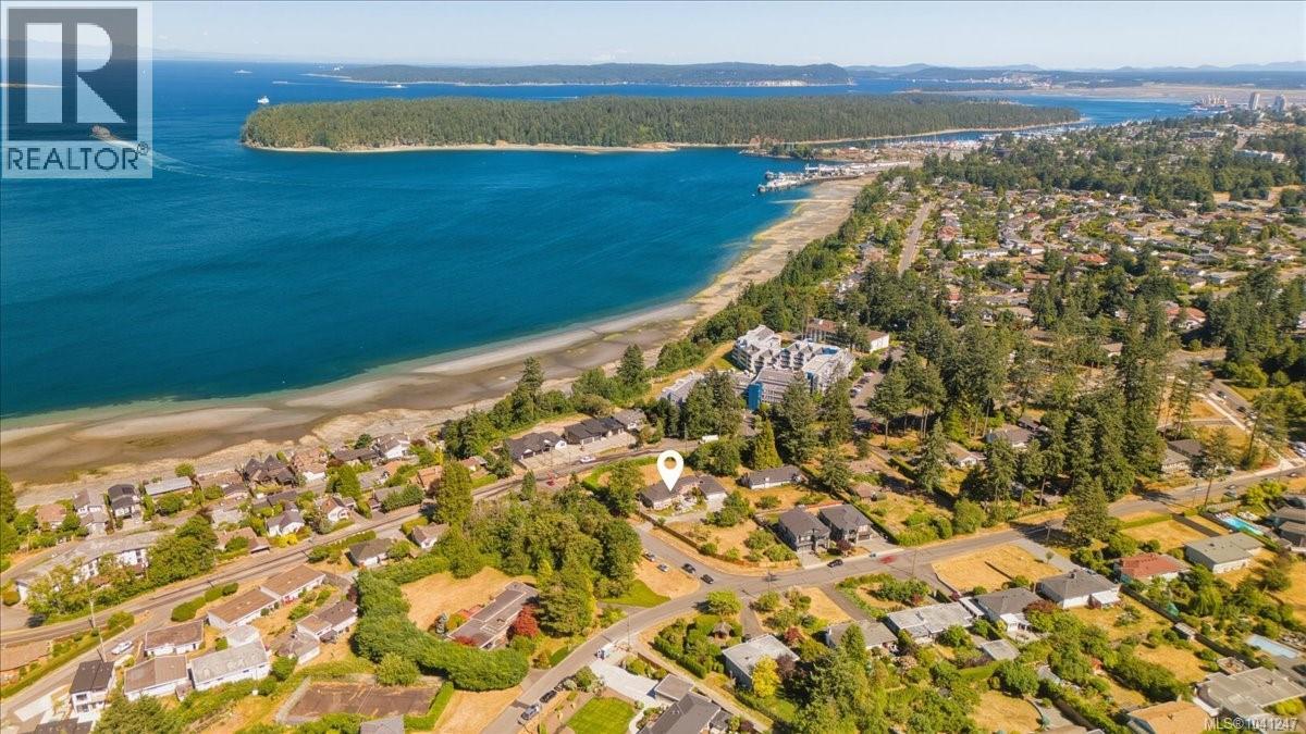 2565 Departure Bay Rd - 81