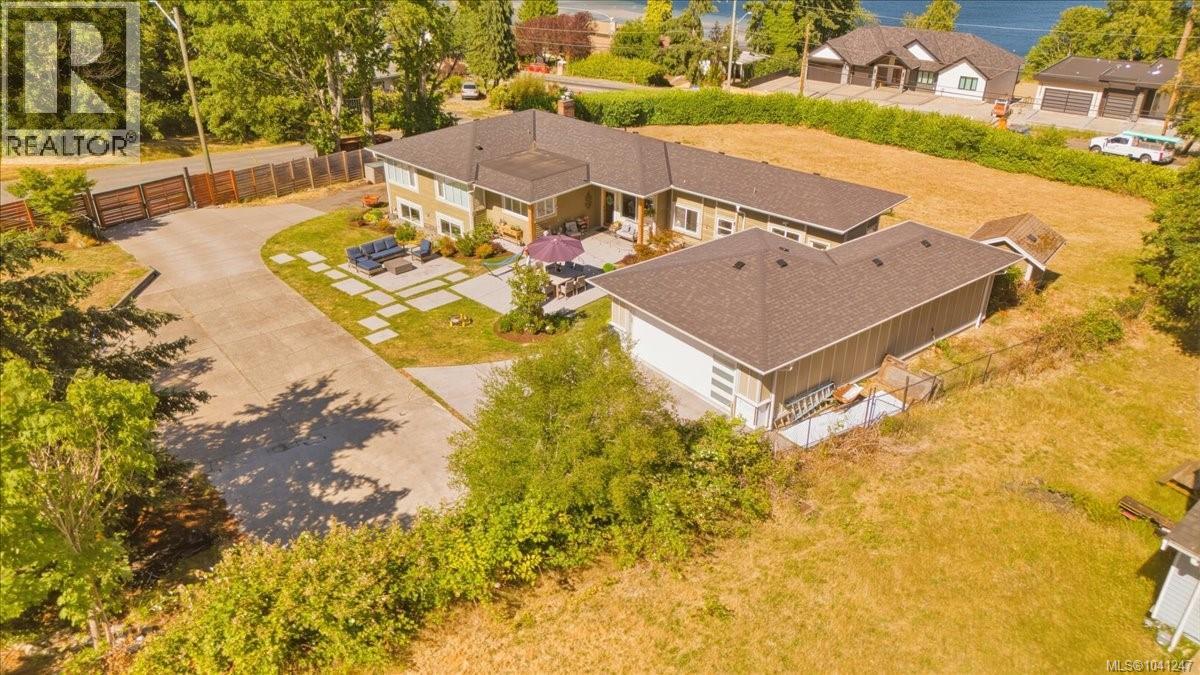 2565 Departure Bay Rd - 76