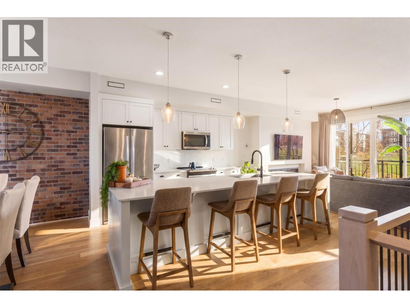 #106 555 Buckland Avenue - 4