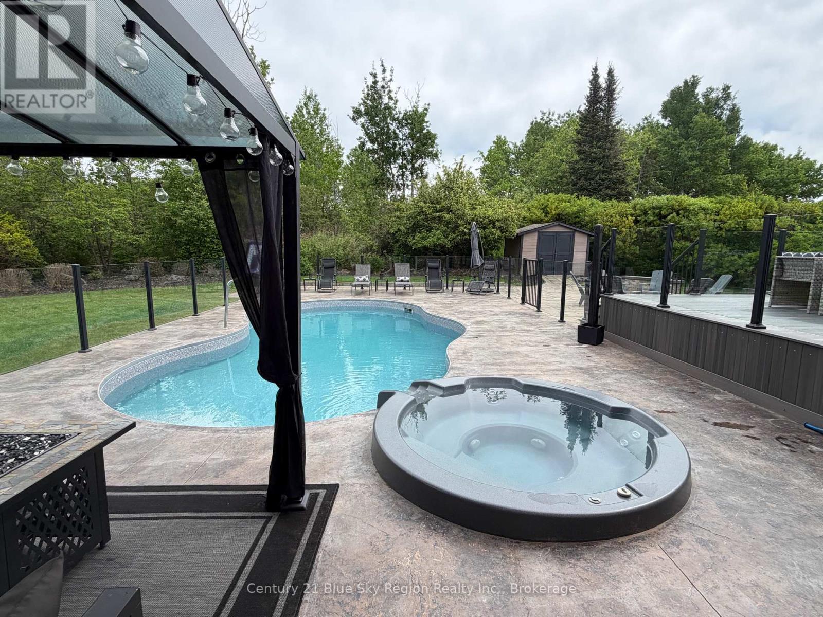 790 LAURENTIAN AVENUE - 28