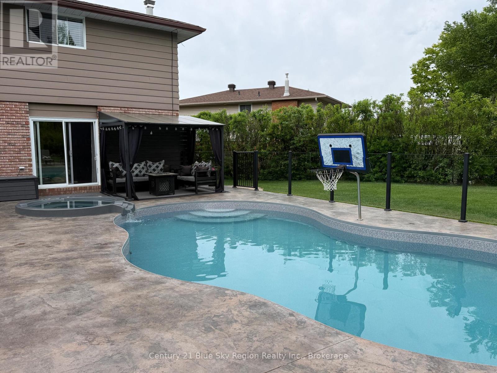 790 LAURENTIAN AVENUE - 31