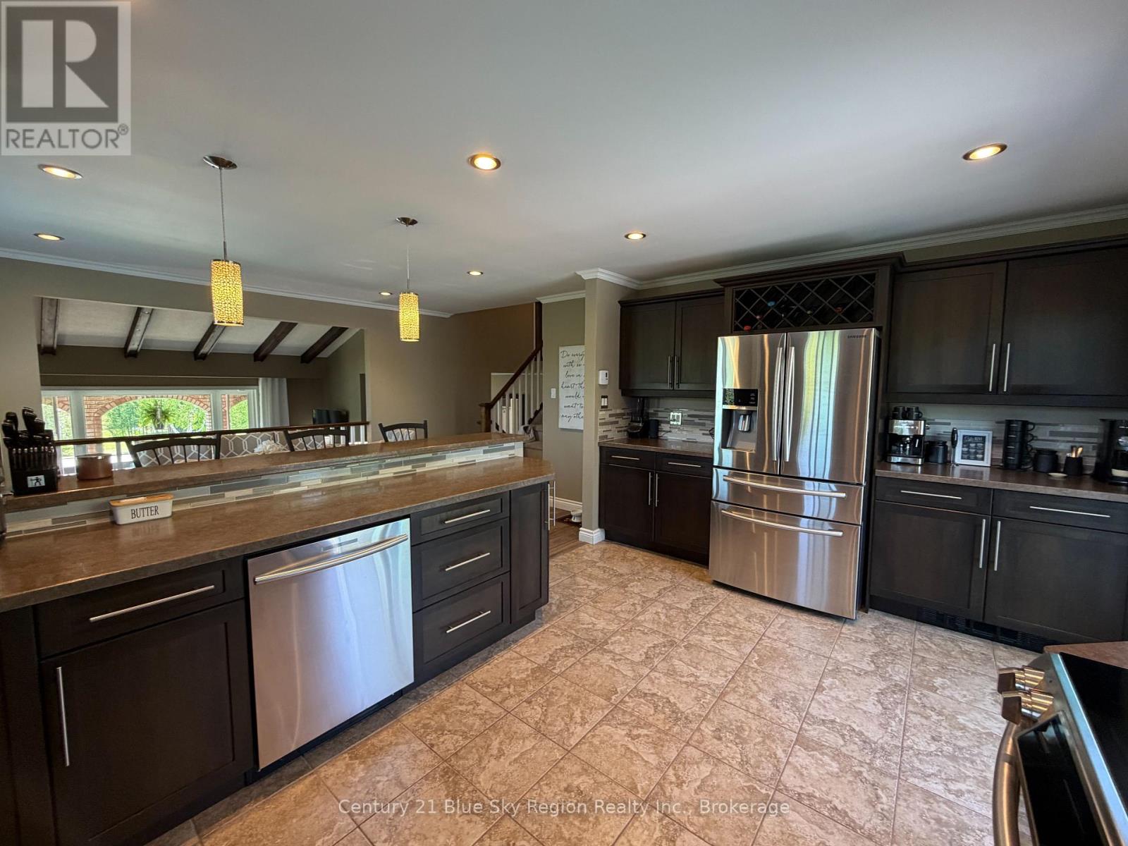 790 LAURENTIAN AVENUE - 7