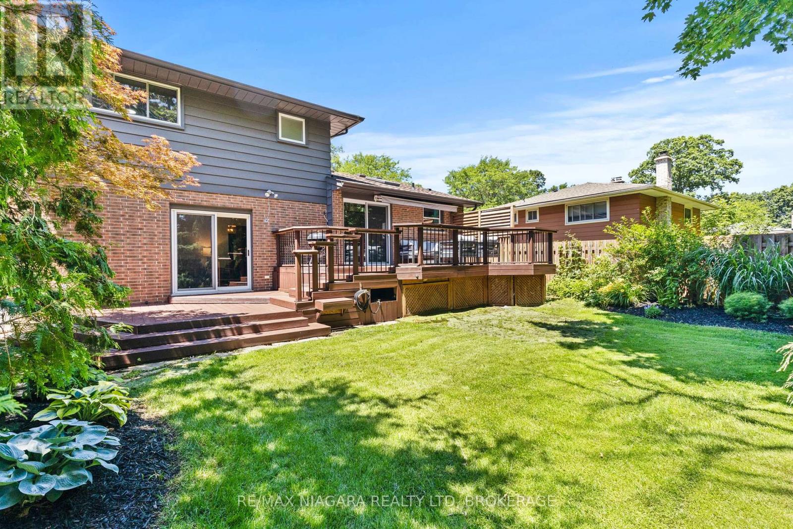 2786 LALEMANT ROAD - 36