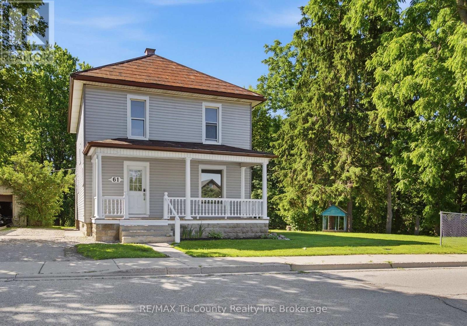 61 BROCK STREET E - 1