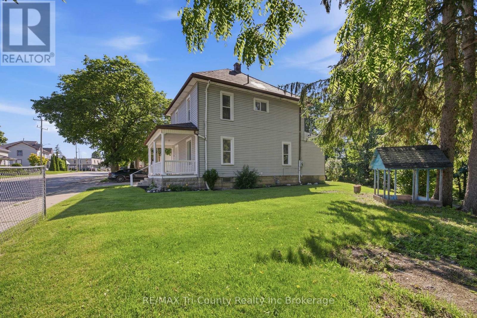 61 BROCK STREET E - 21