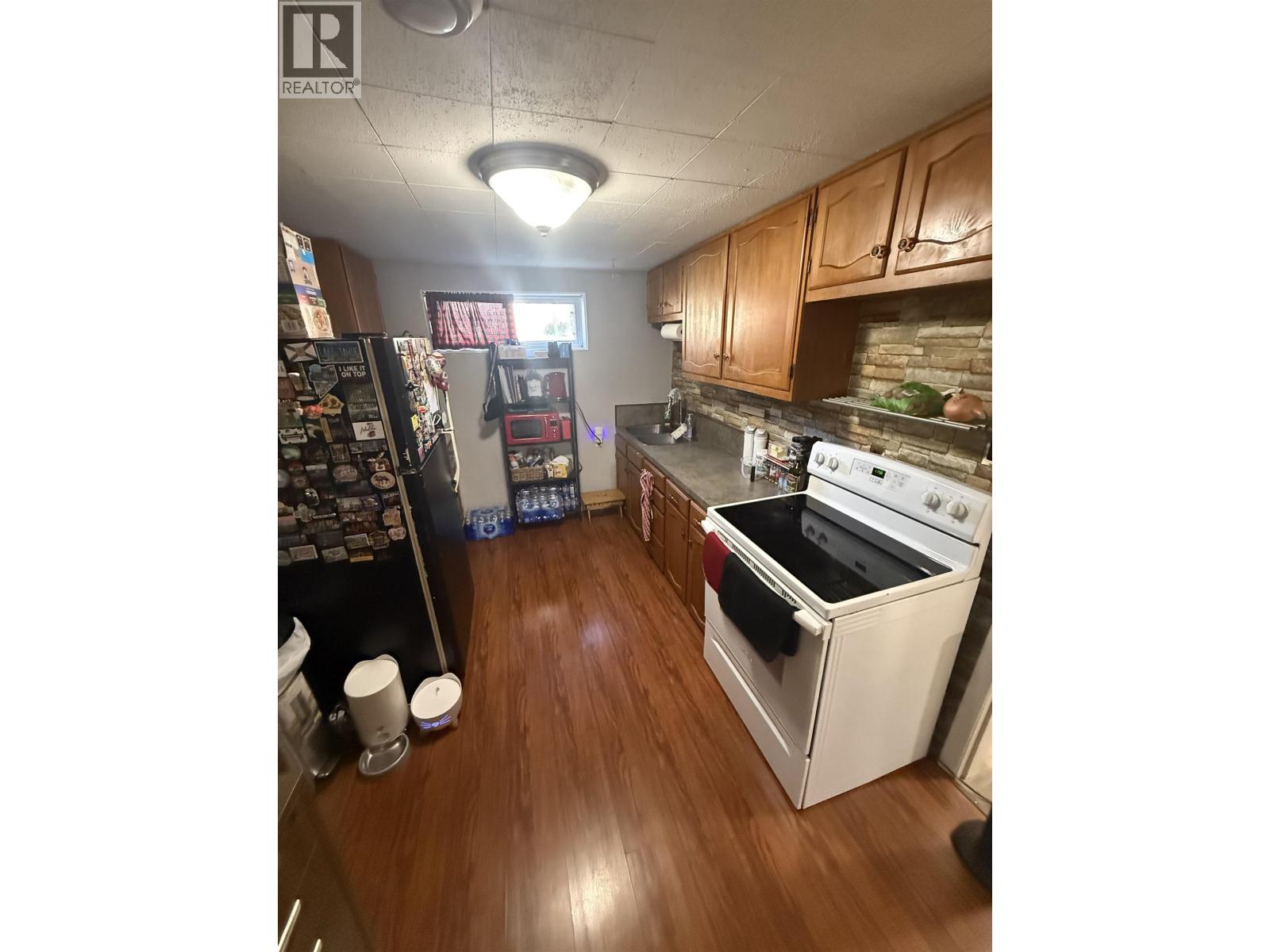 10712 102 AVENUE - Image 14