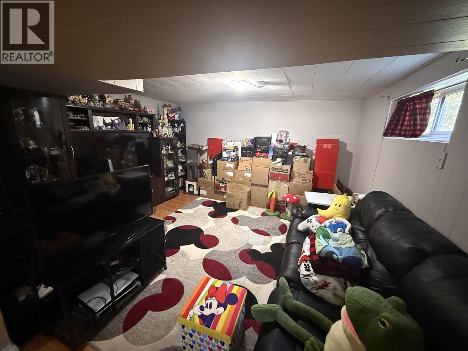 10712 102 AVENUE - Image 15