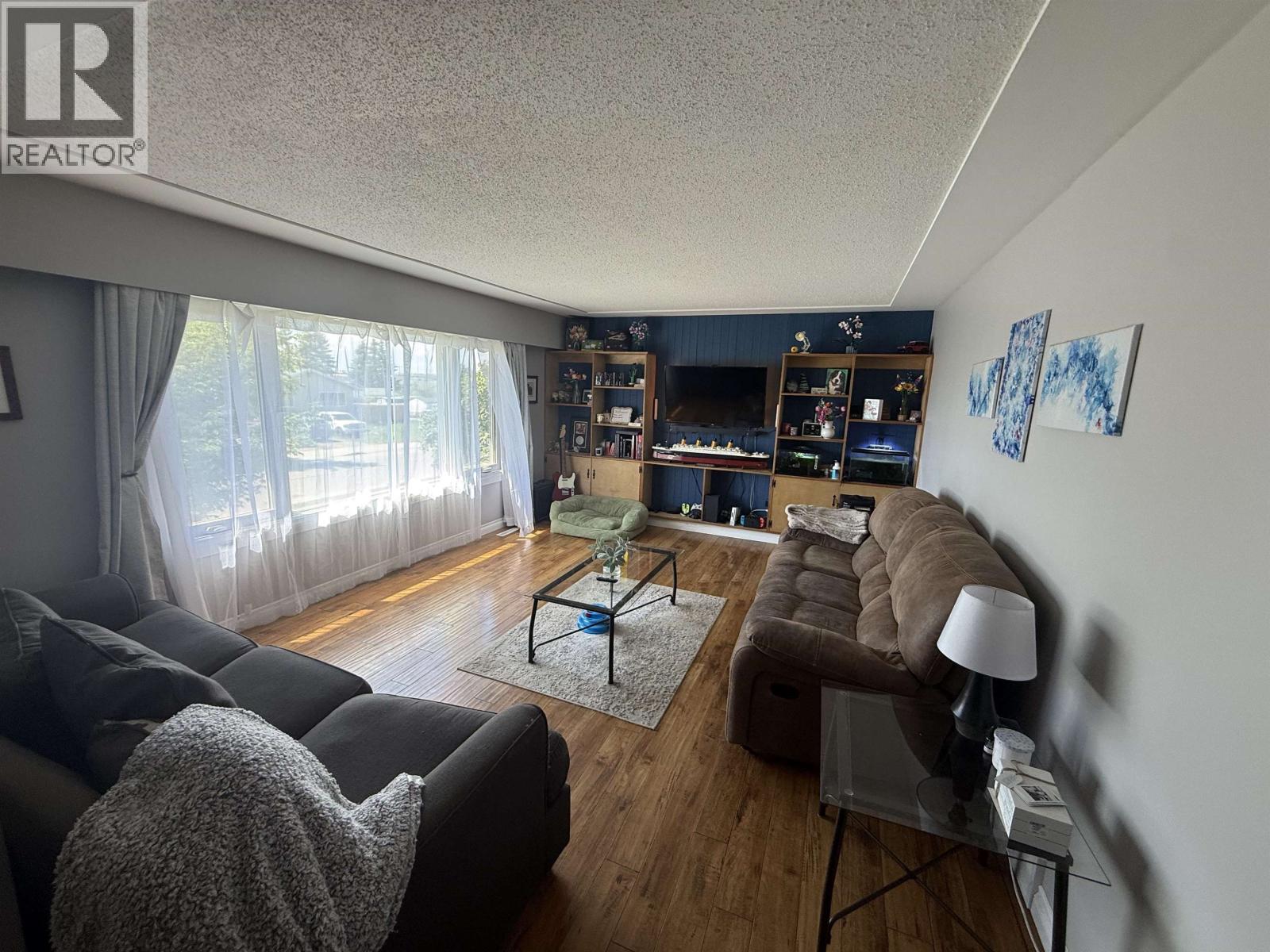 10712 102 AVENUE - Image 3