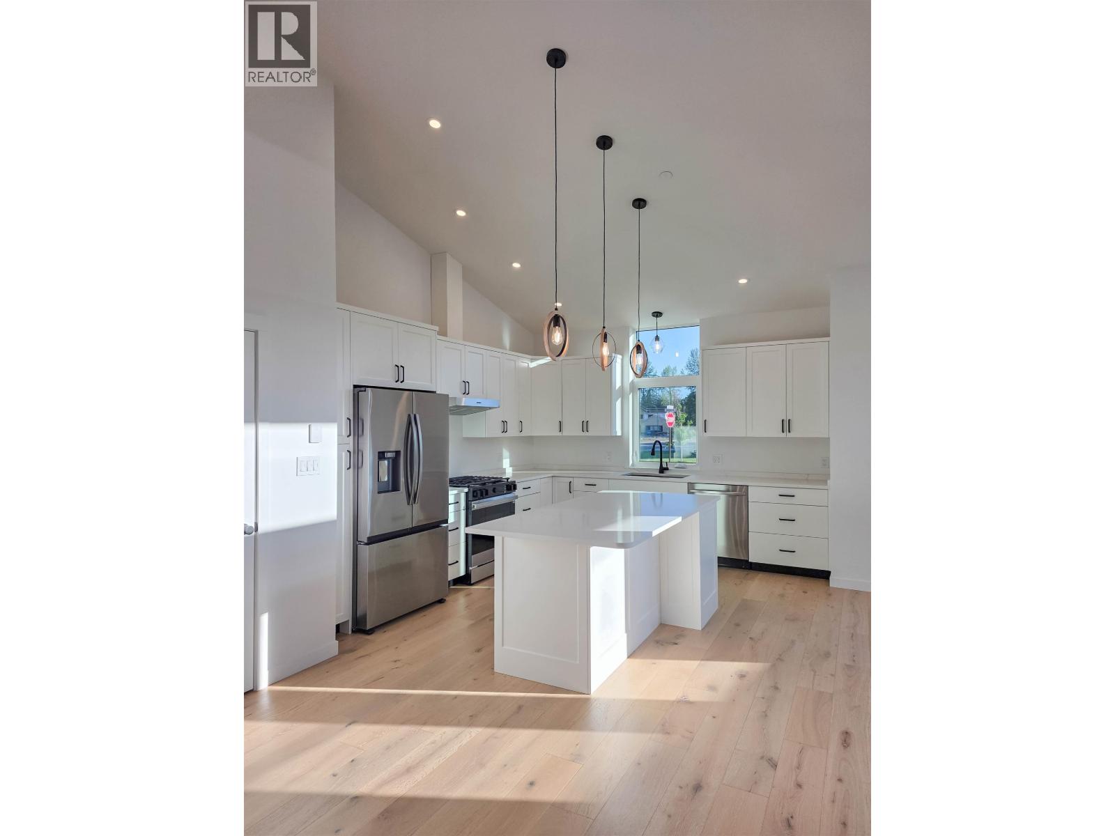 1048 PARKSIDE AVENUE - 12