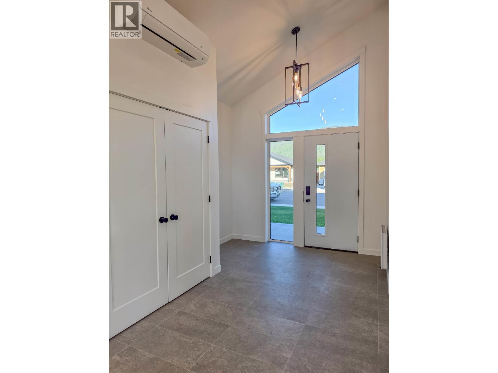 1048 PARKSIDE AVENUE - 10