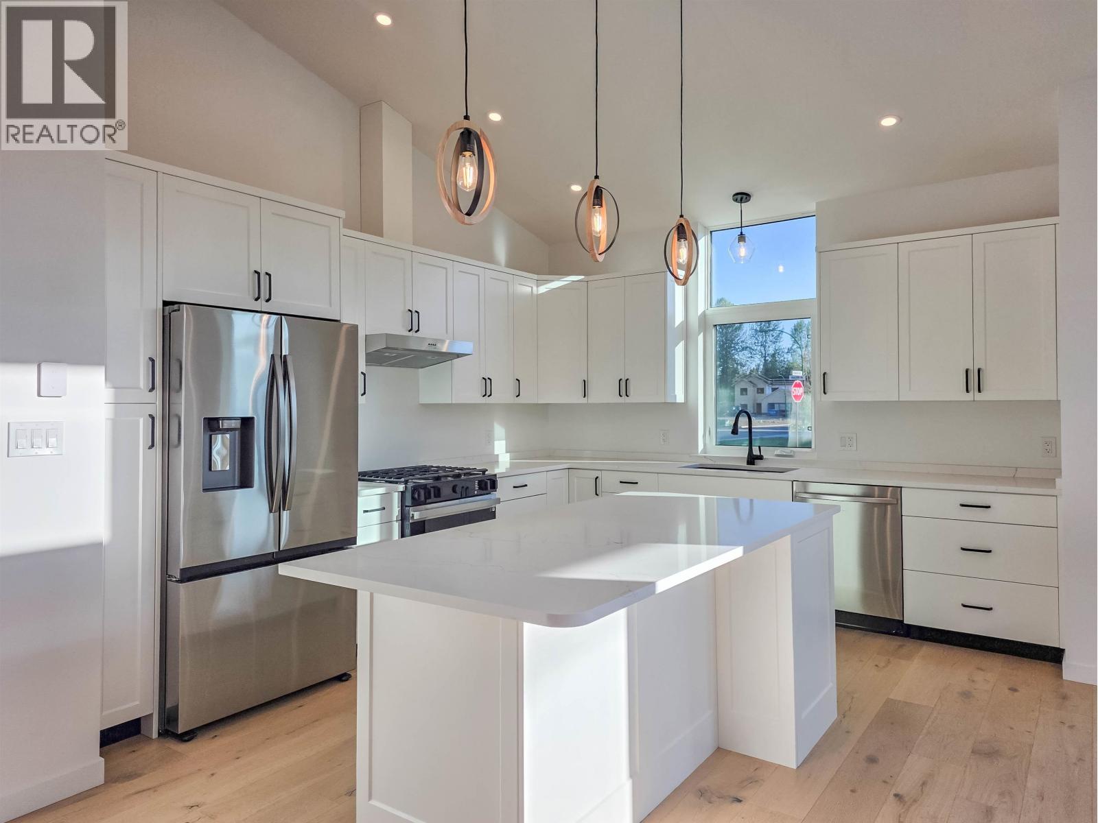 1048 PARKSIDE AVENUE - 13