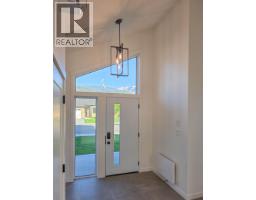 Living room - 1048 Parkside Avenue, Smithers, BC V0J2N0 Photo 11