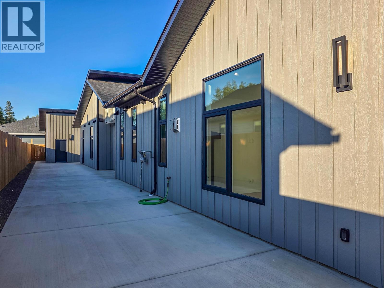 1048 PARKSIDE AVENUE - 7