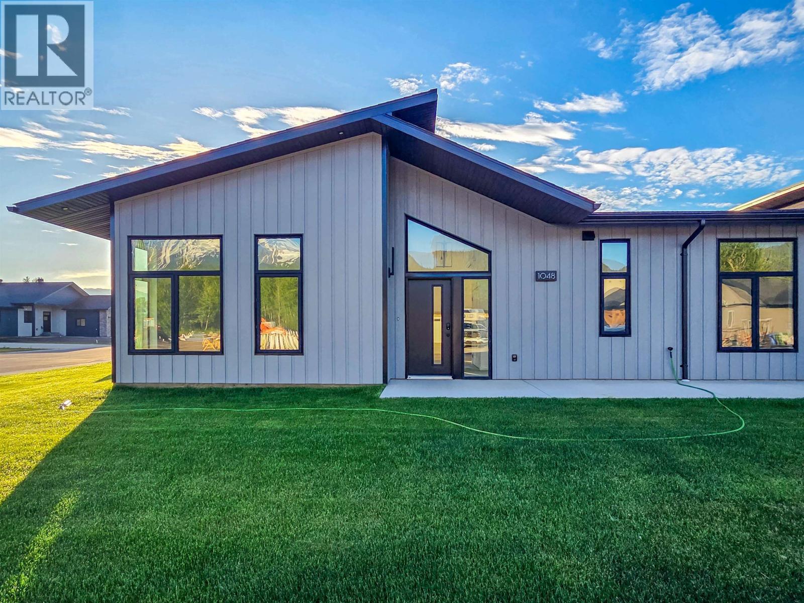 1048 PARKSIDE AVENUE - 5