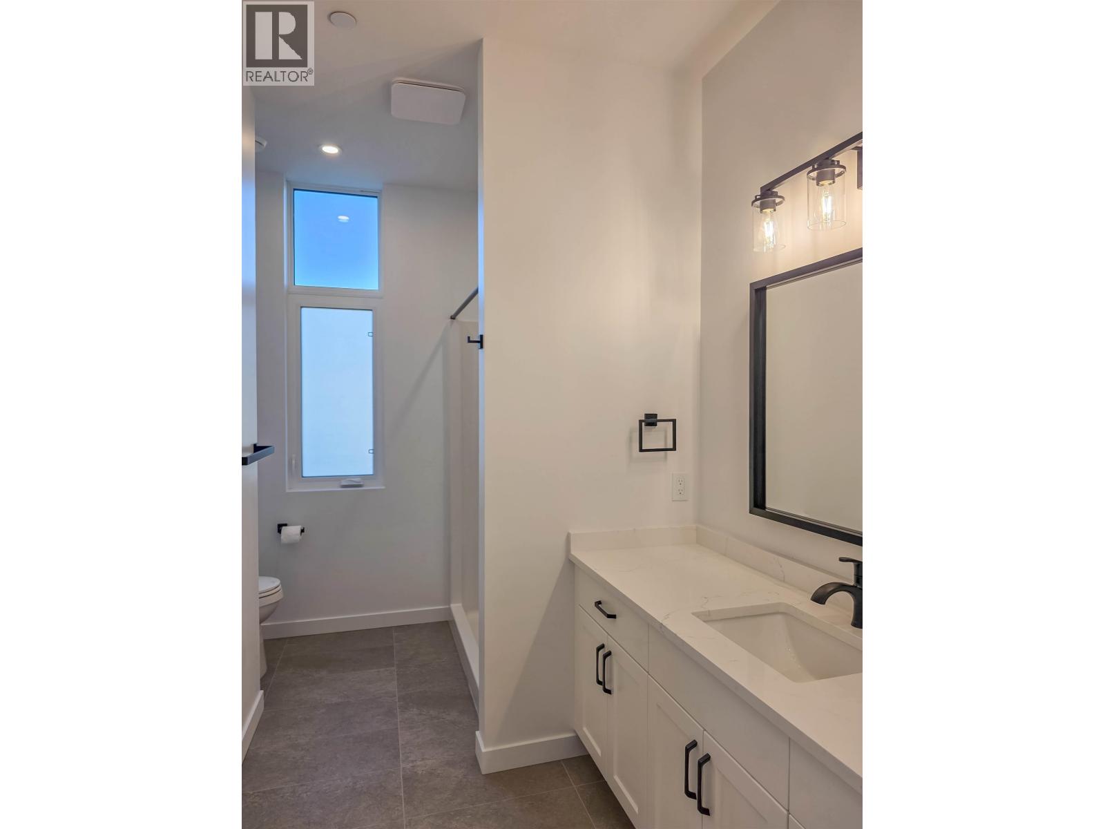 1048 PARKSIDE AVENUE - 23