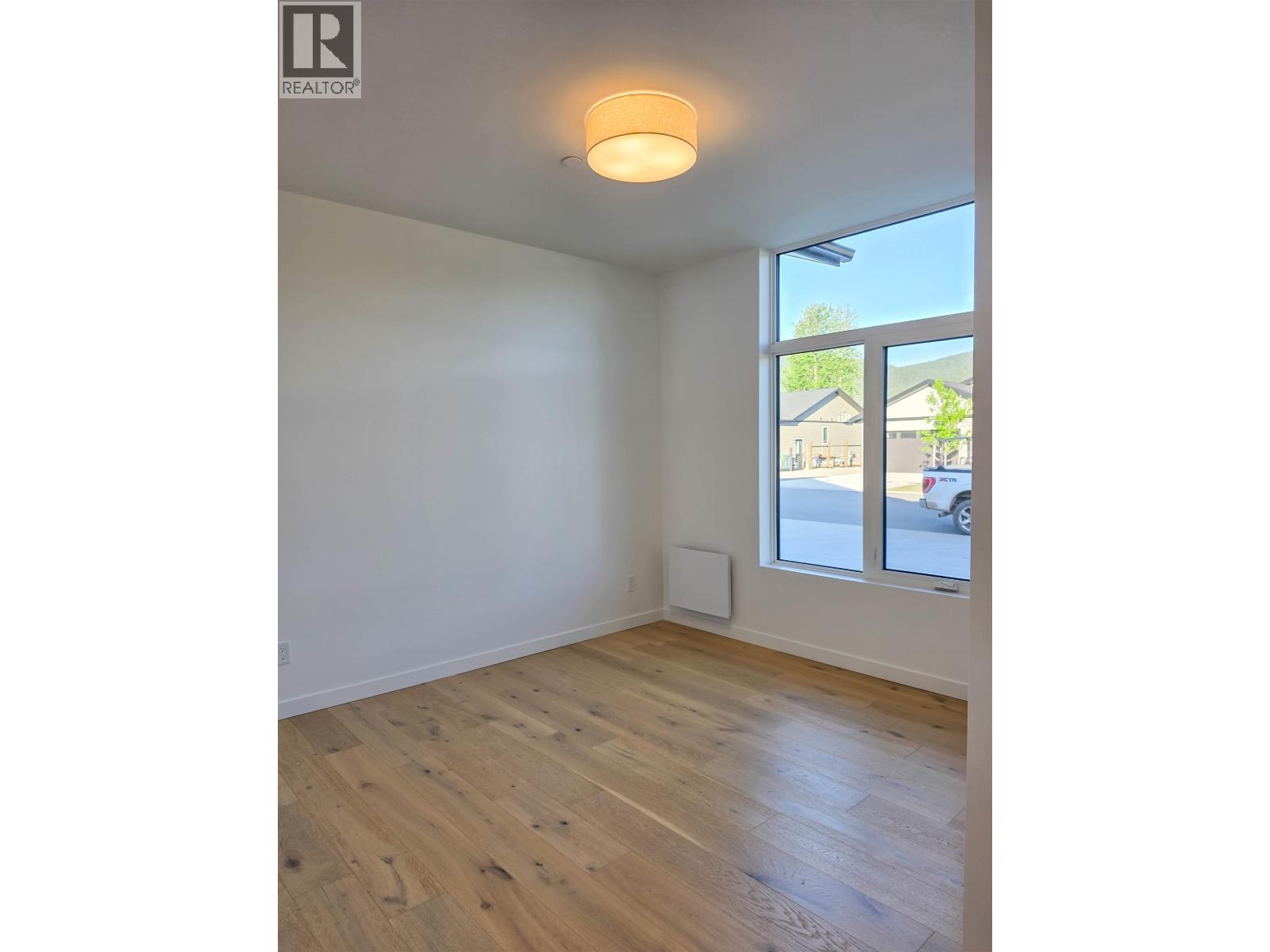 1048 PARKSIDE AVENUE - 29