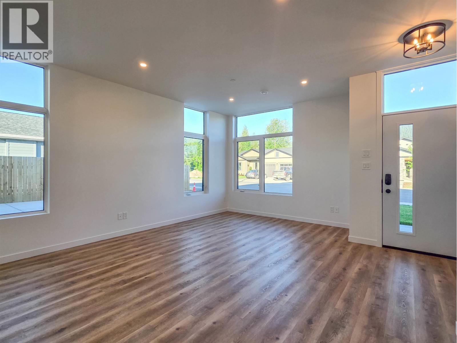 1048 PARKSIDE AVENUE - 33