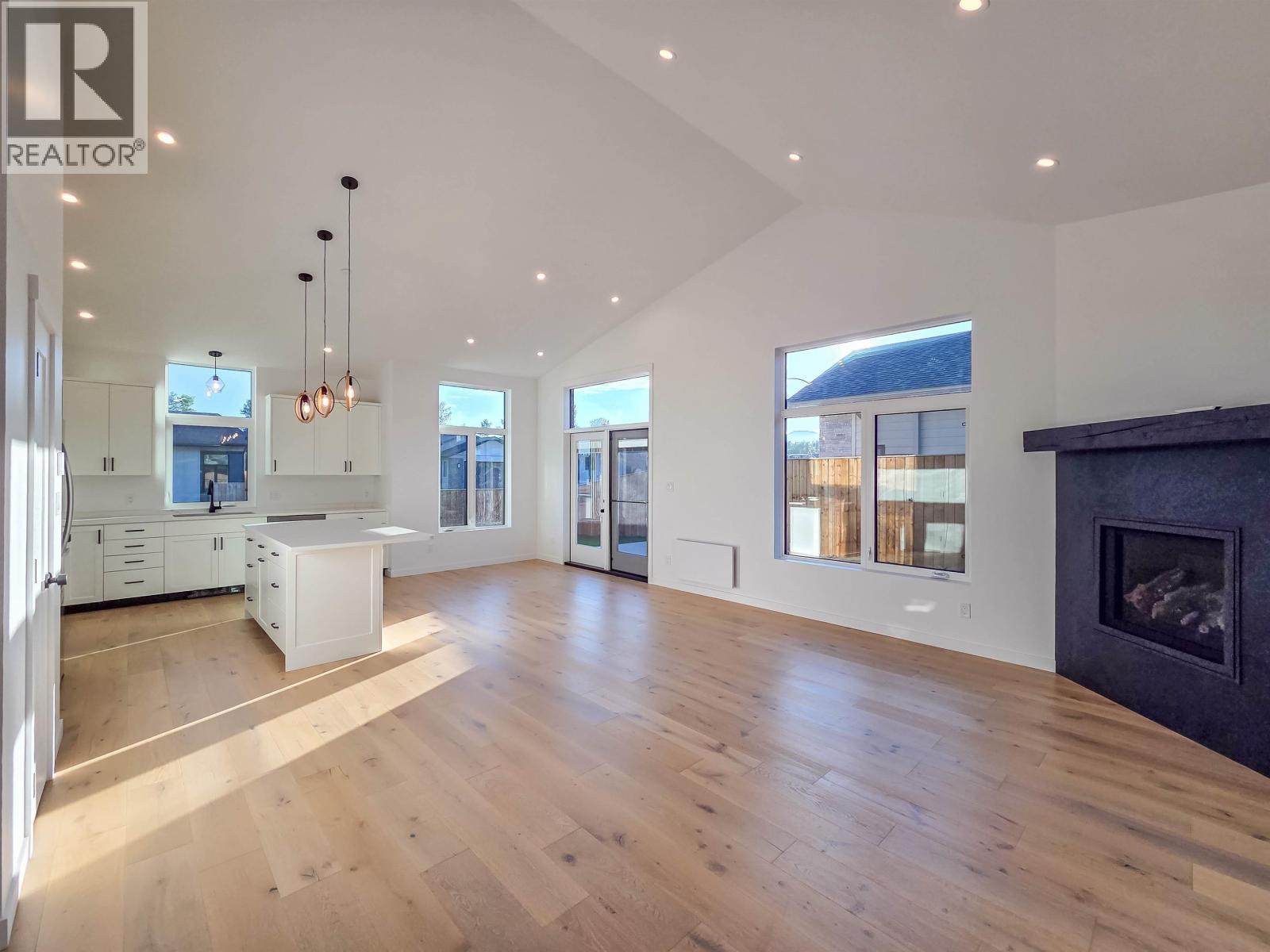 1048 PARKSIDE AVENUE - 18