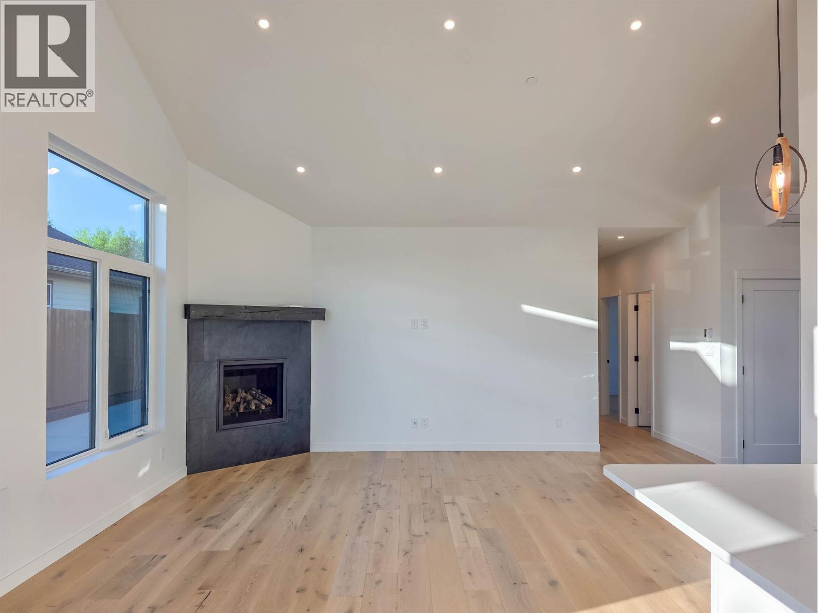 1048 PARKSIDE AVENUE - 20