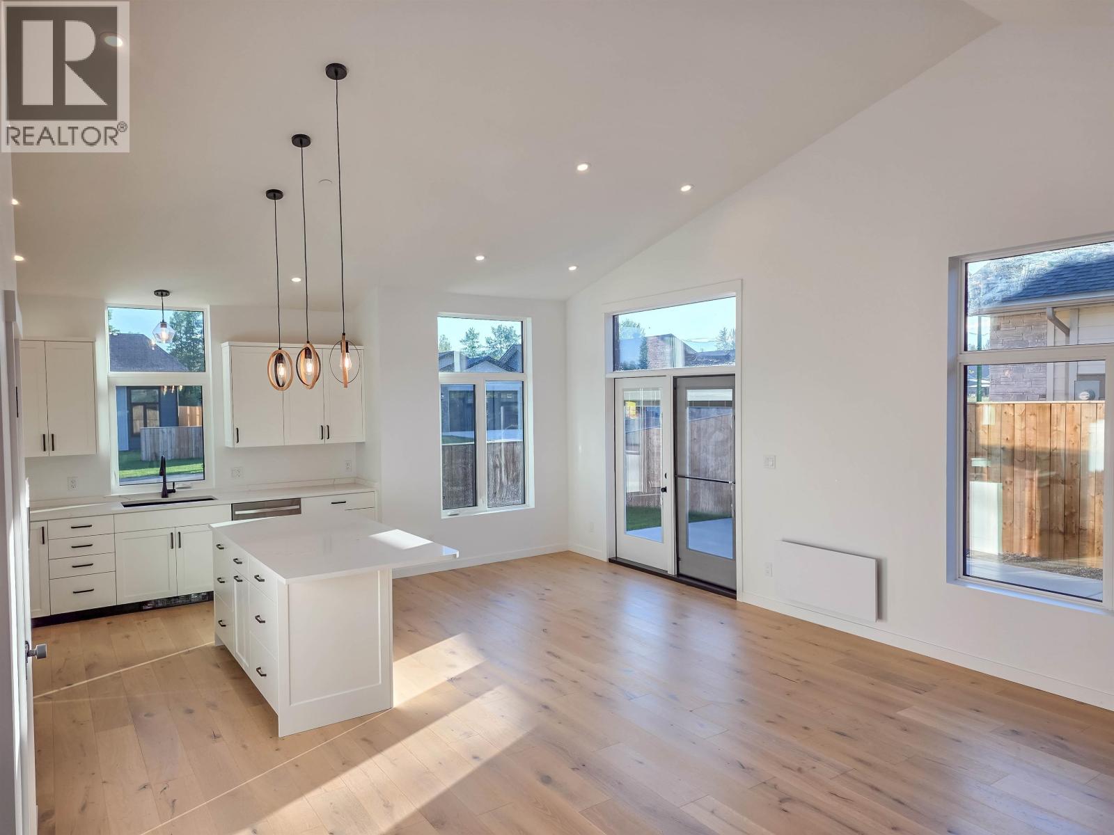 1048 PARKSIDE AVENUE - 16