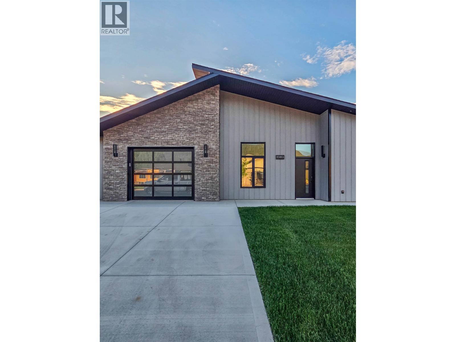 1048 PARKSIDE AVENUE - 4