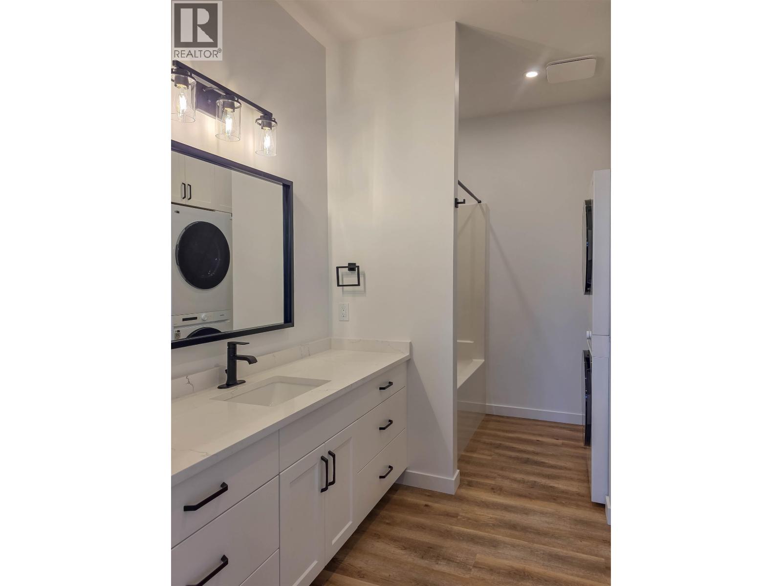 1048 PARKSIDE AVENUE - 38