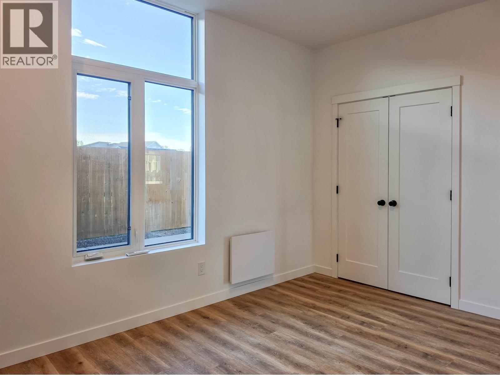 1048 PARKSIDE AVENUE - 37