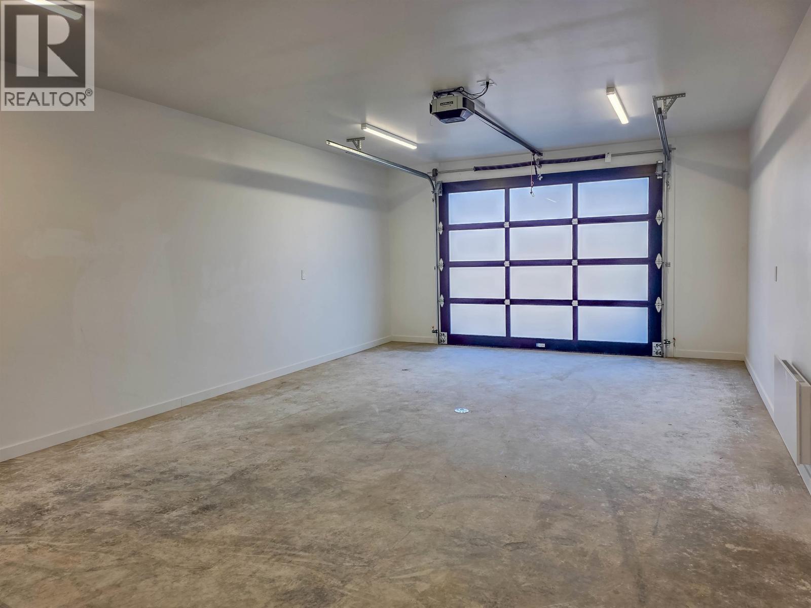 1048 PARKSIDE AVENUE - 31
