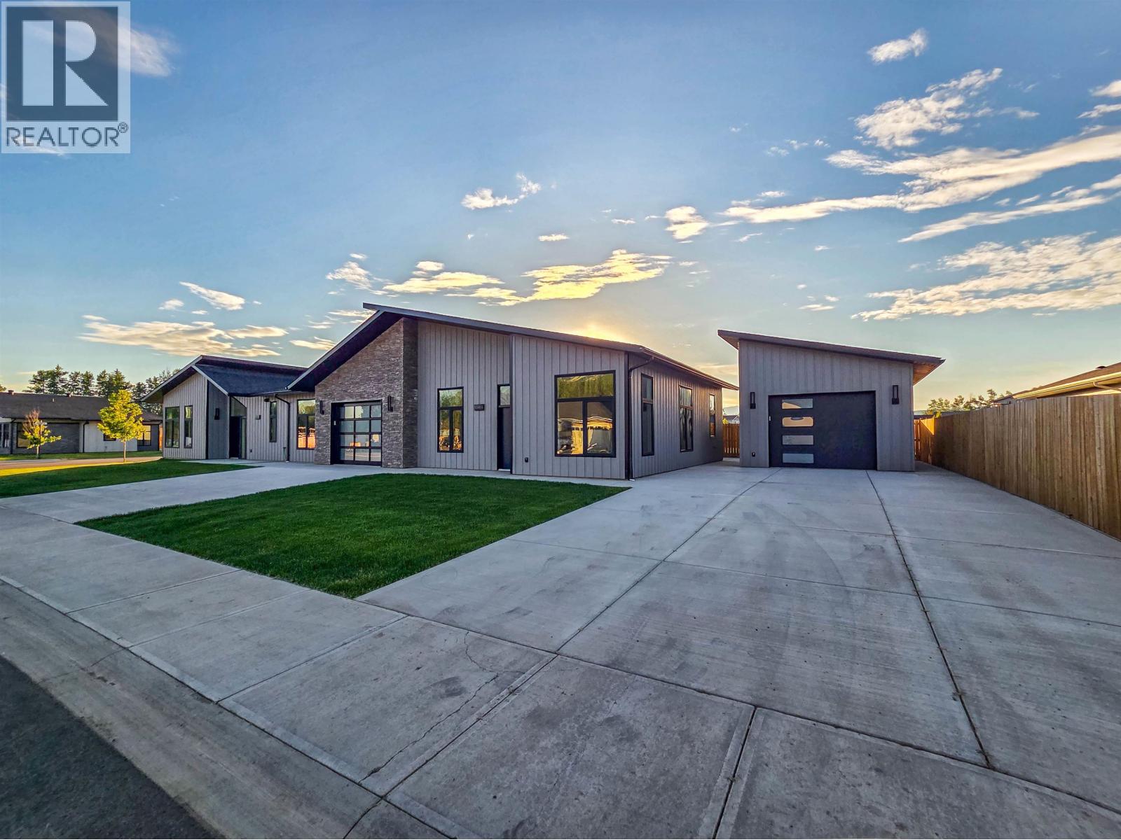 1048 PARKSIDE AVENUE - 2