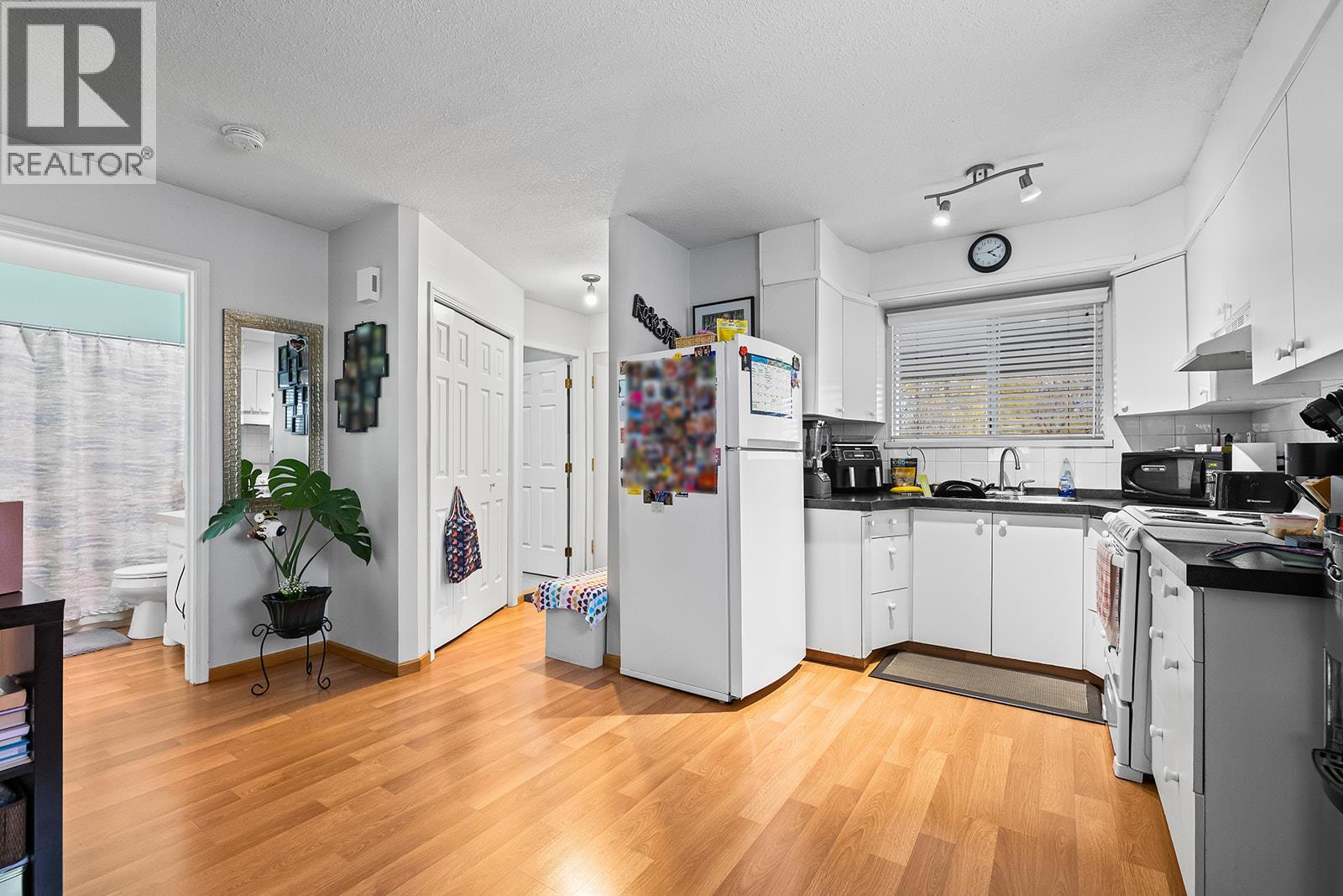 1250 Brookside Avenue - 44
