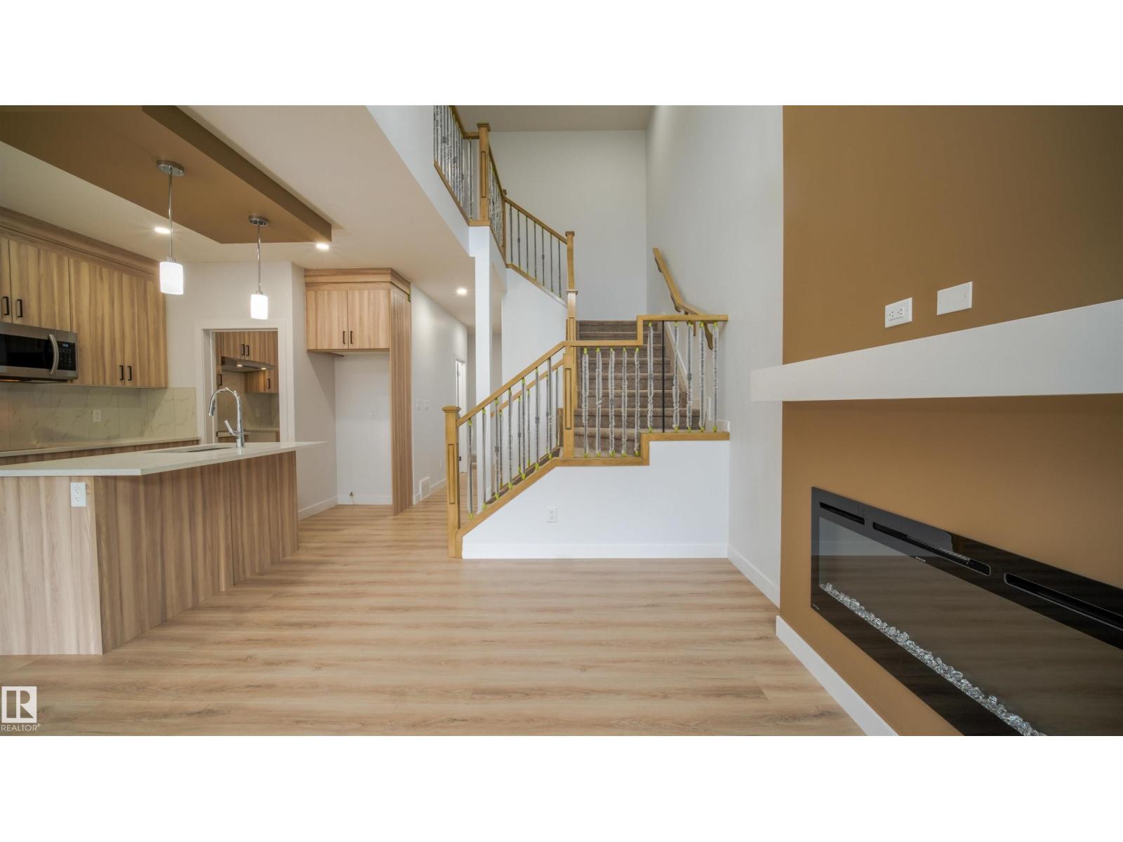 3708 40 Ave - 13
