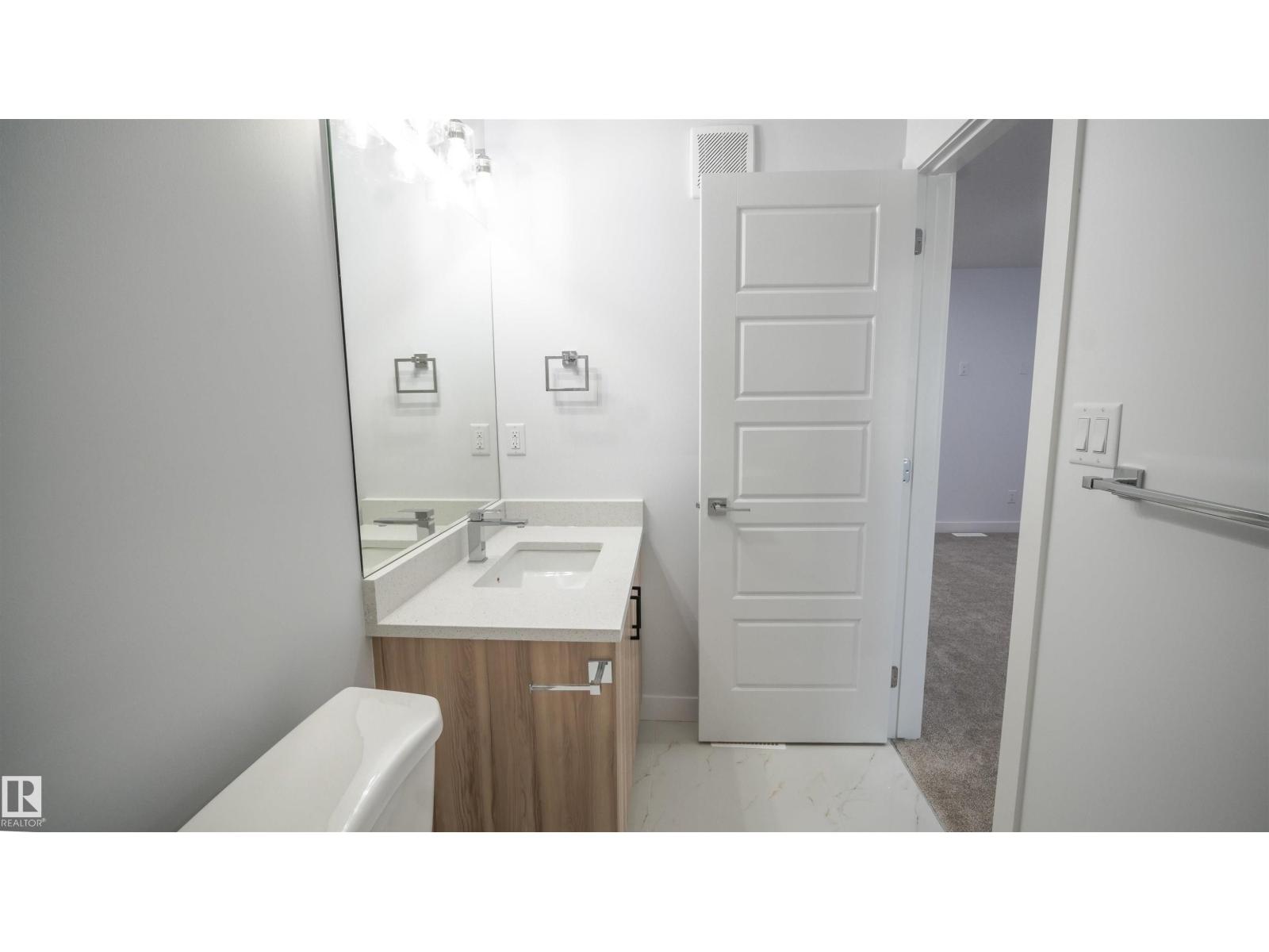 3708 40 Ave - 38