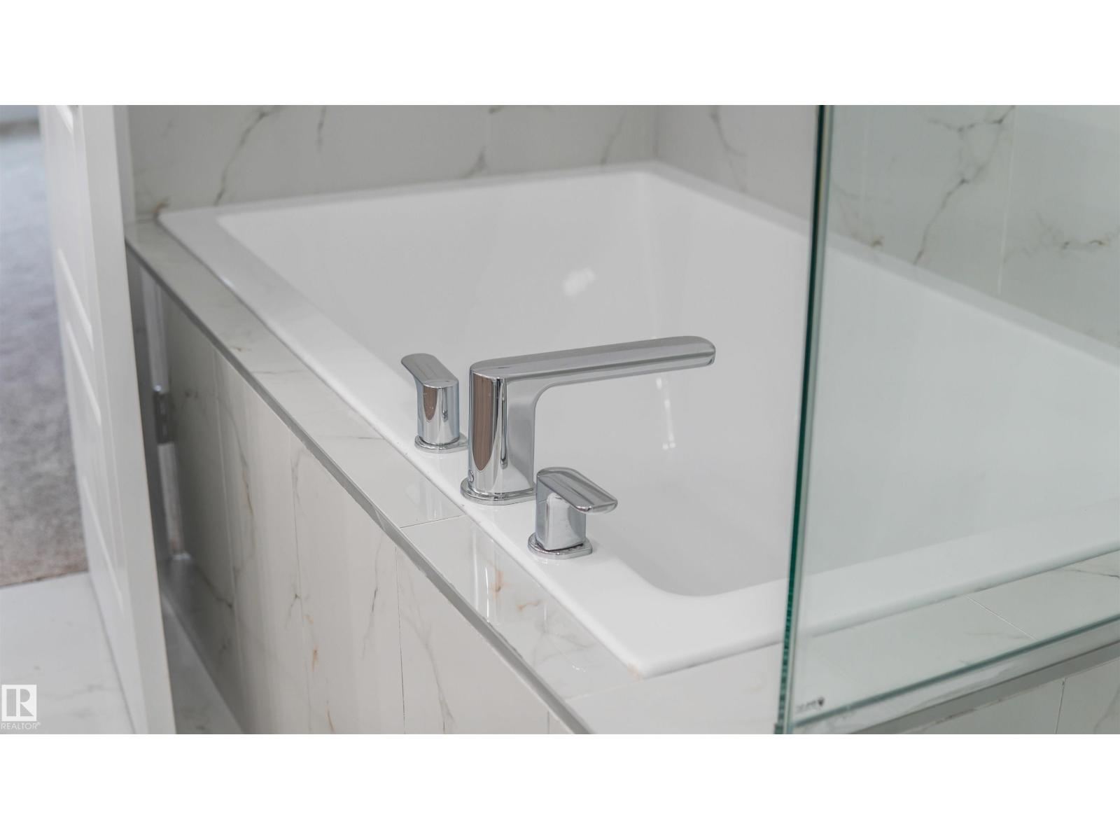 3708 40 Ave - 46