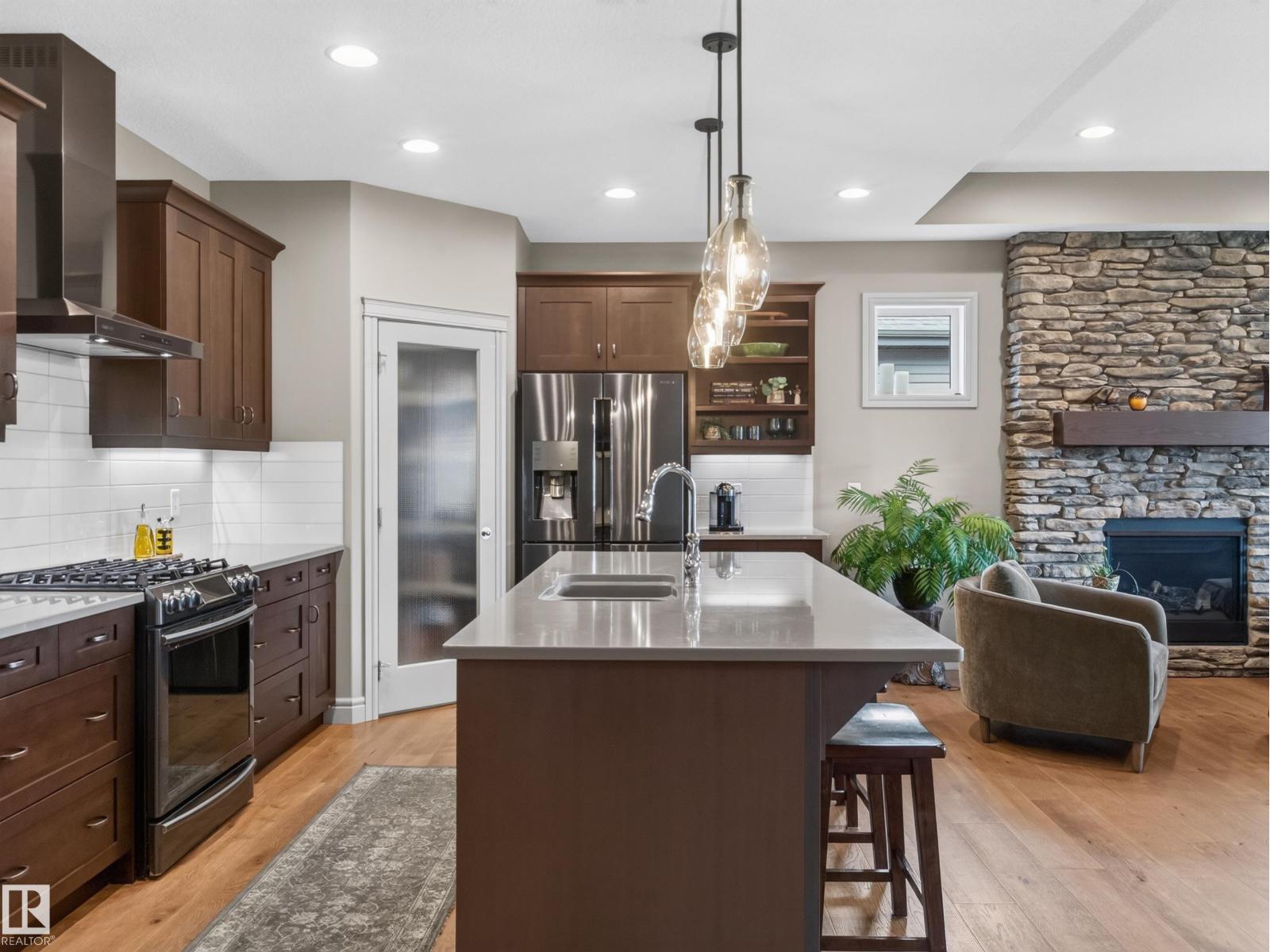 4003 49 AV — photo 10