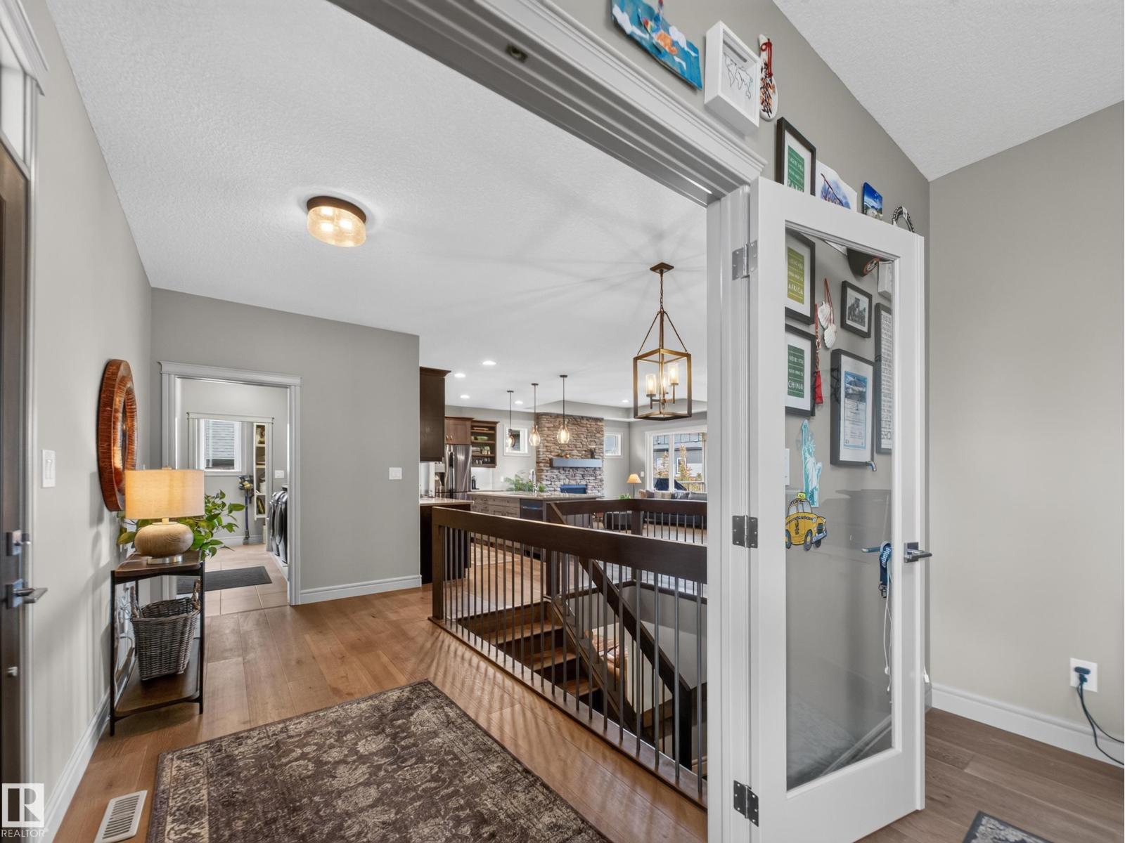 4003 49 AV — photo 36