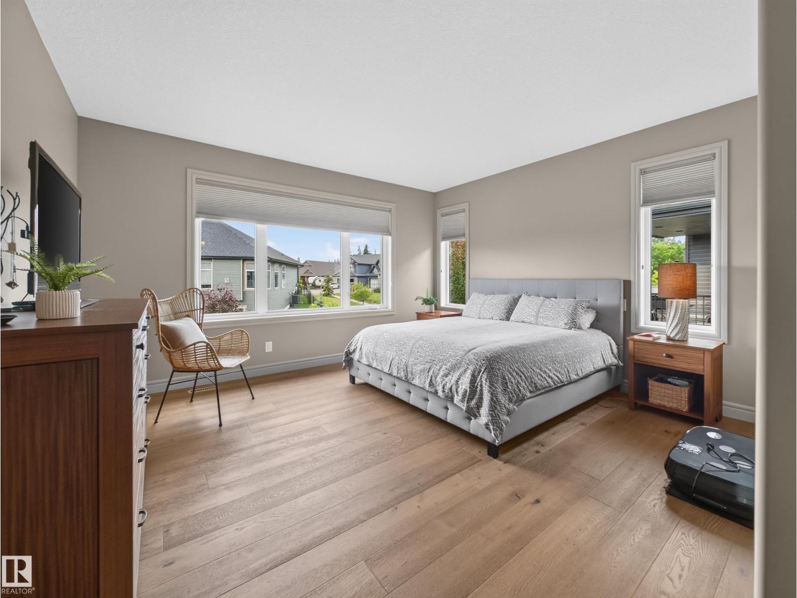 4003 49 AV — photo 39