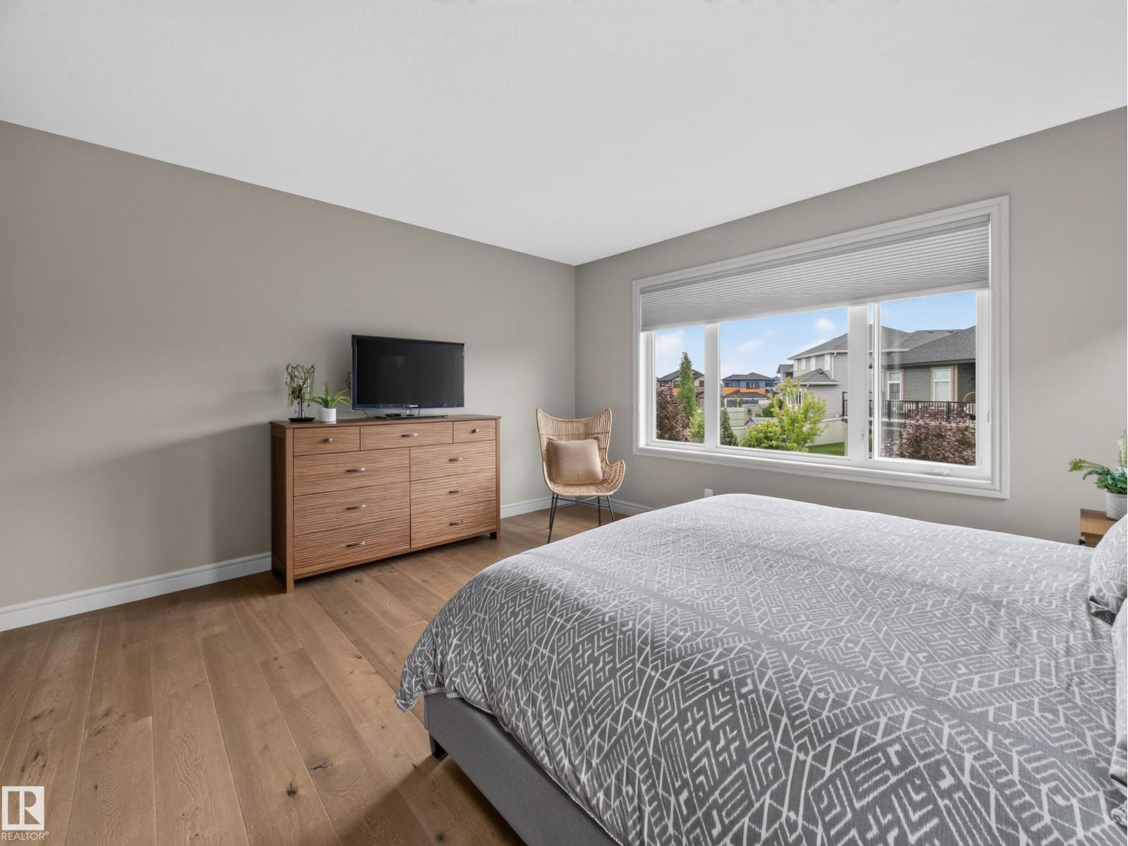4003 49 AV — photo 40