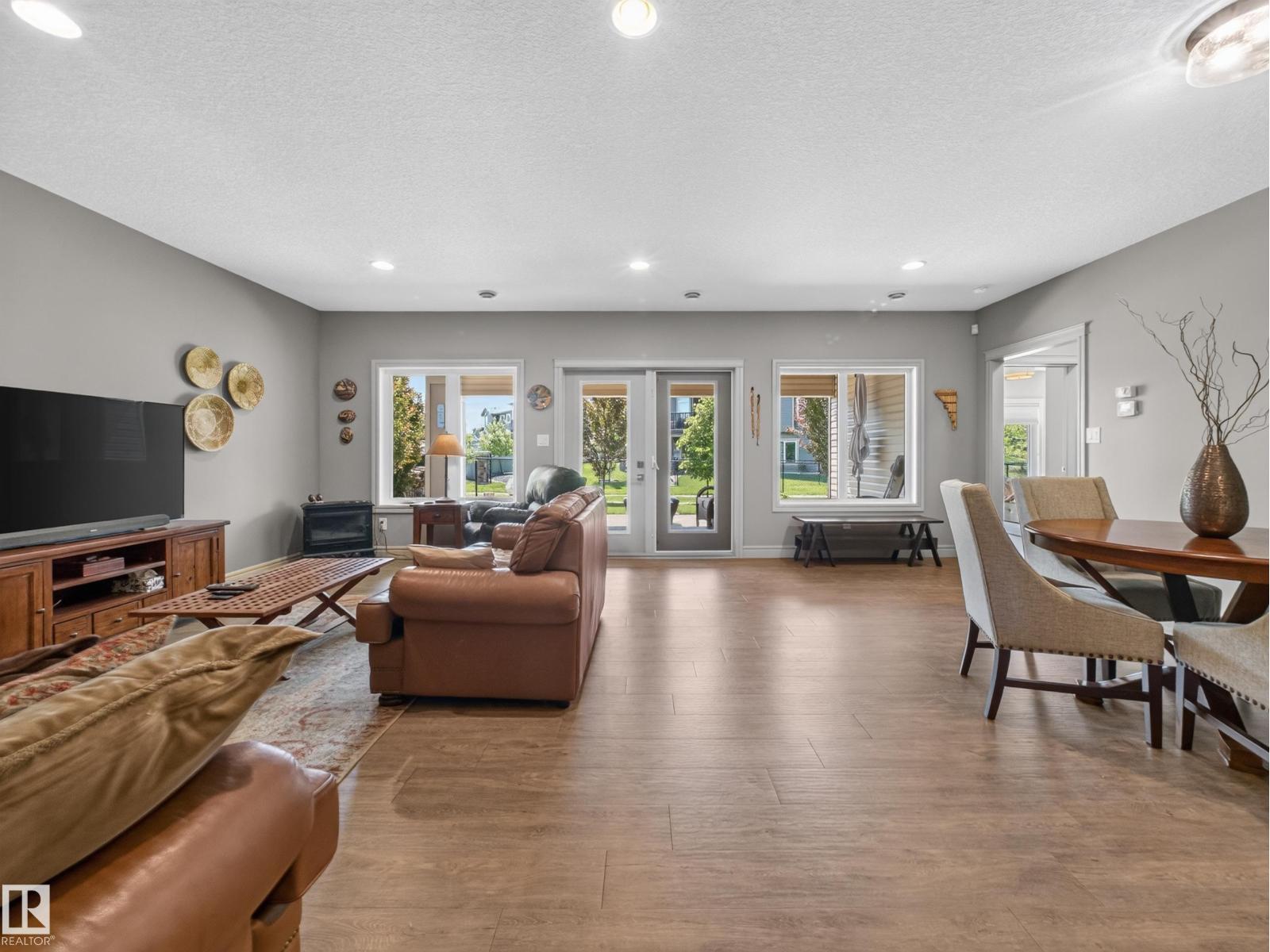 4003 49 AV — photo 52