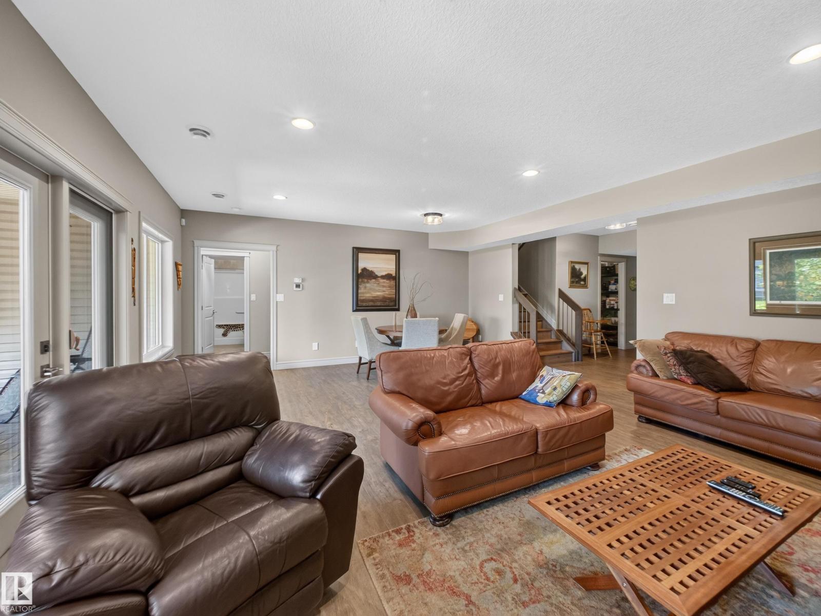 4003 49 AV — photo 55