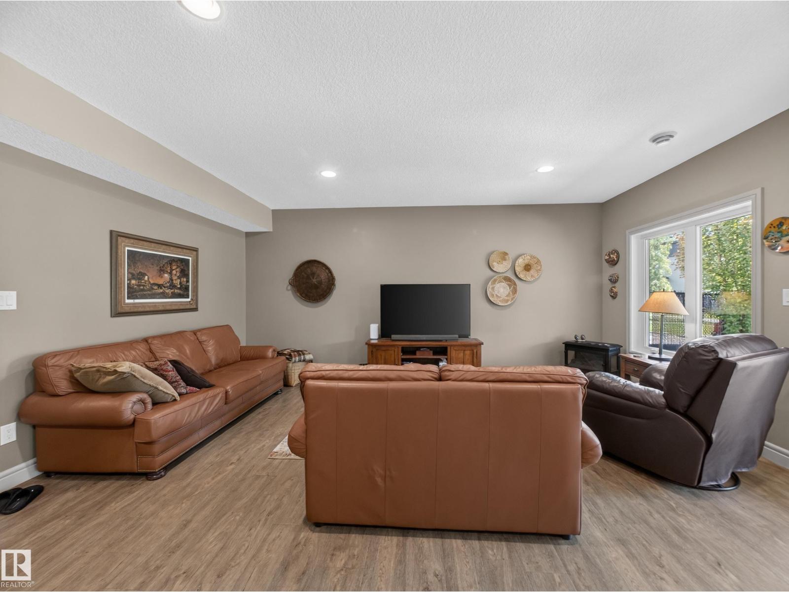 4003 49 AV — photo 63