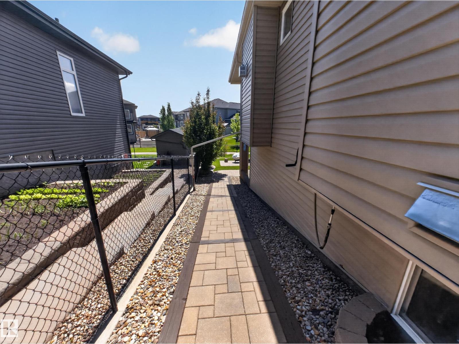 4003 49 AV — photo 70