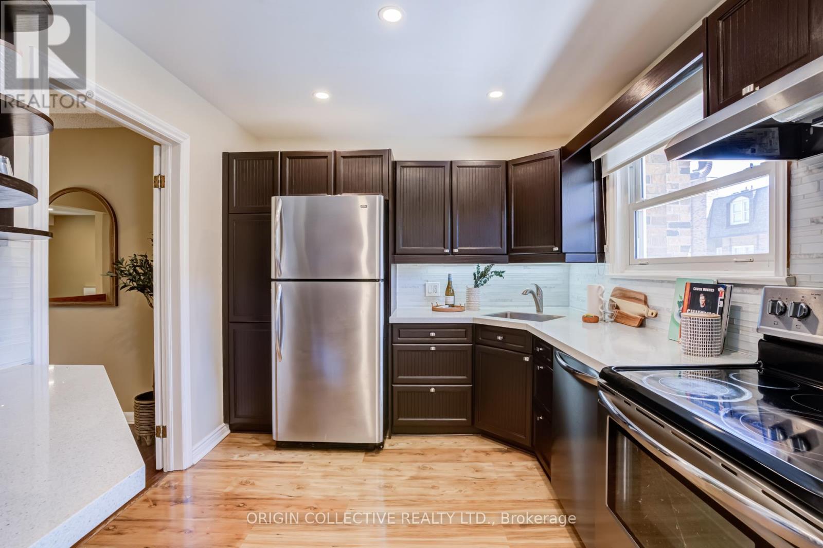 6 OAKEN GATE WAY - 17