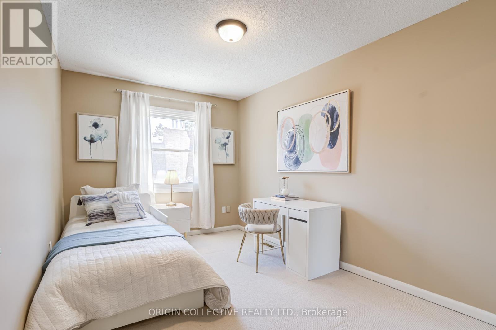 6 OAKEN GATE WAY - 30