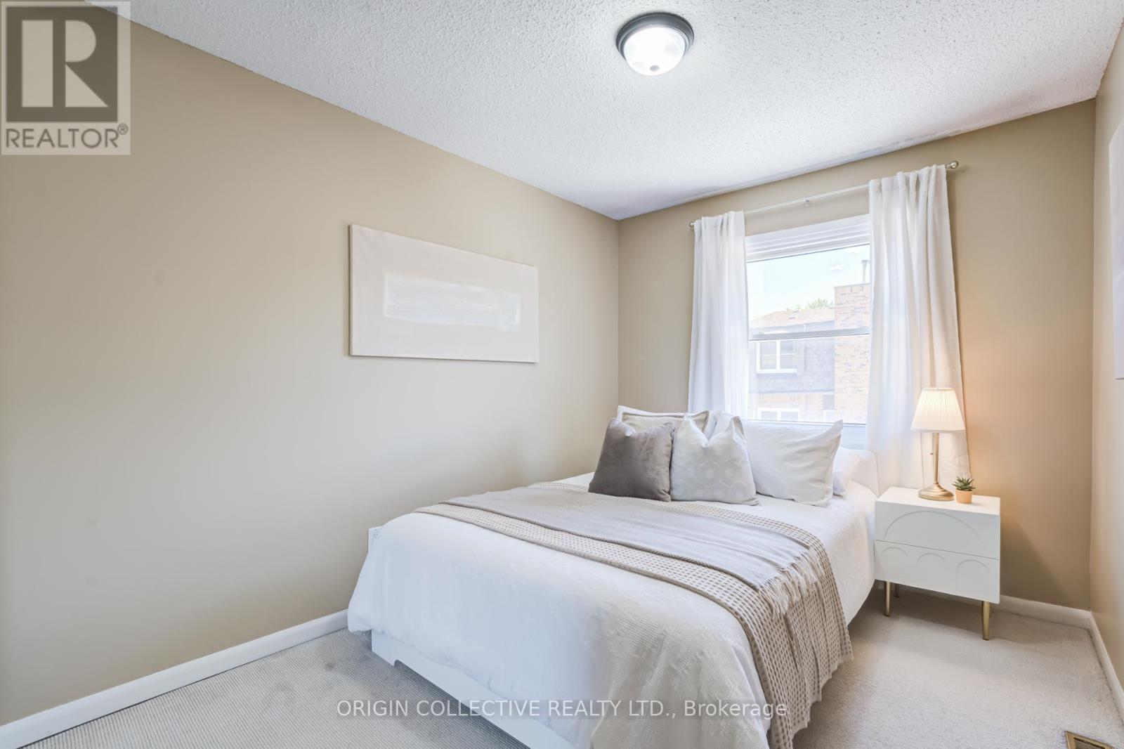 6 OAKEN GATE WAY - 32