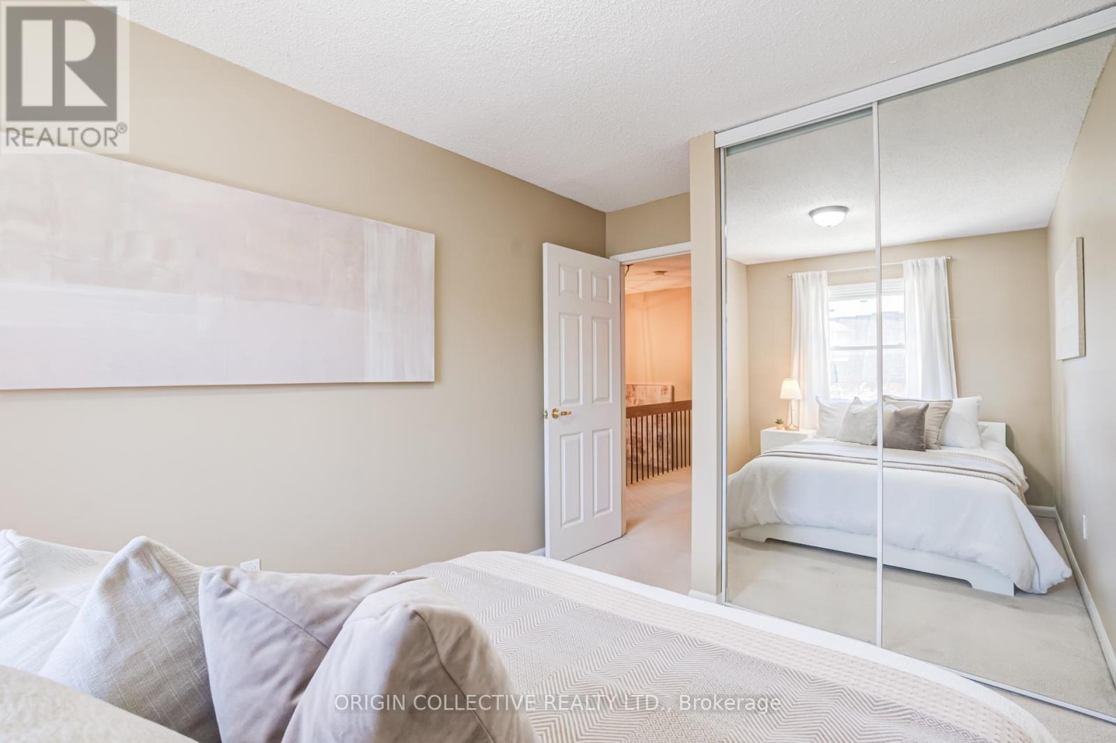 6 OAKEN GATE WAY - 33