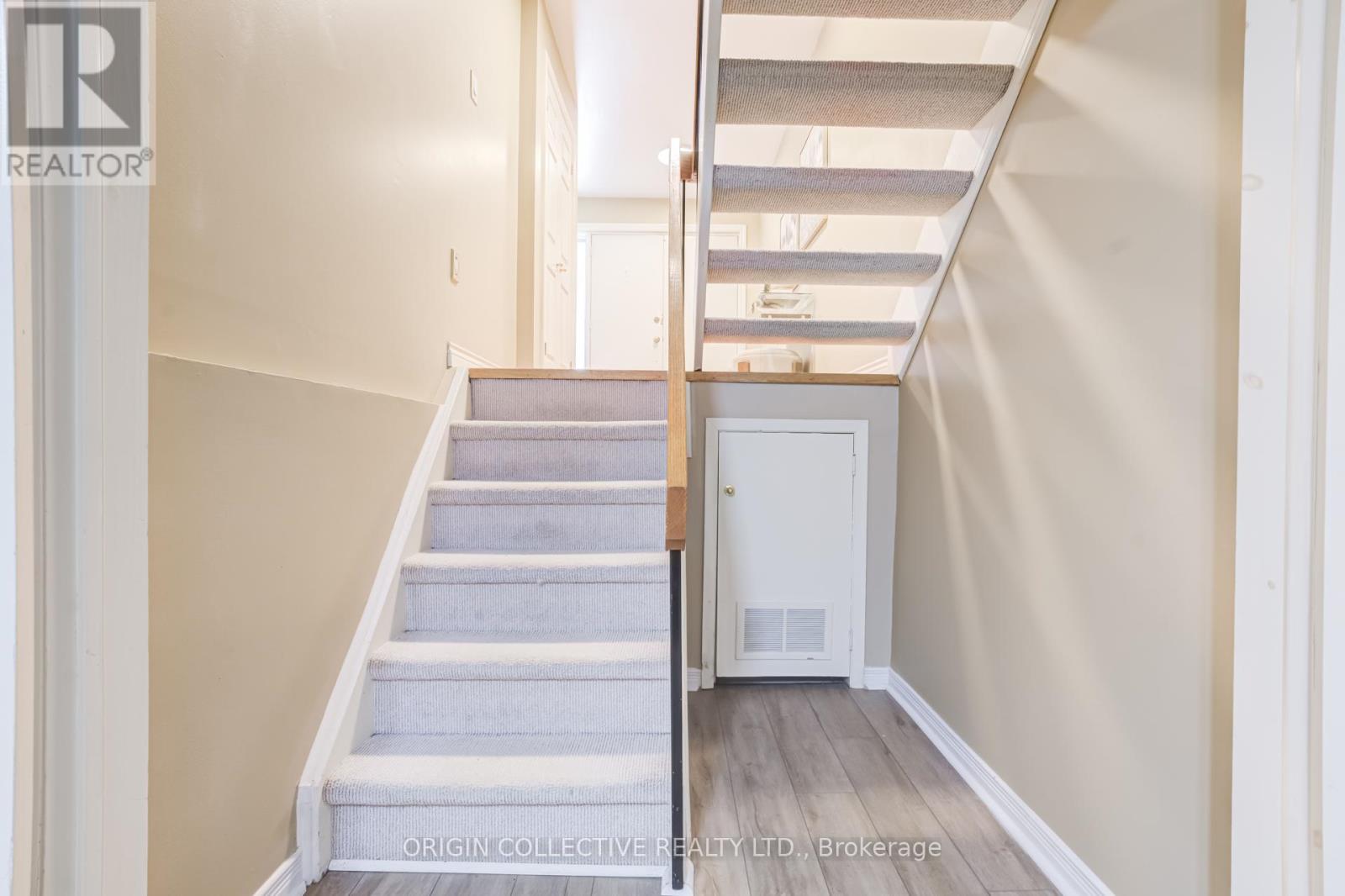 6 OAKEN GATE WAY - 35