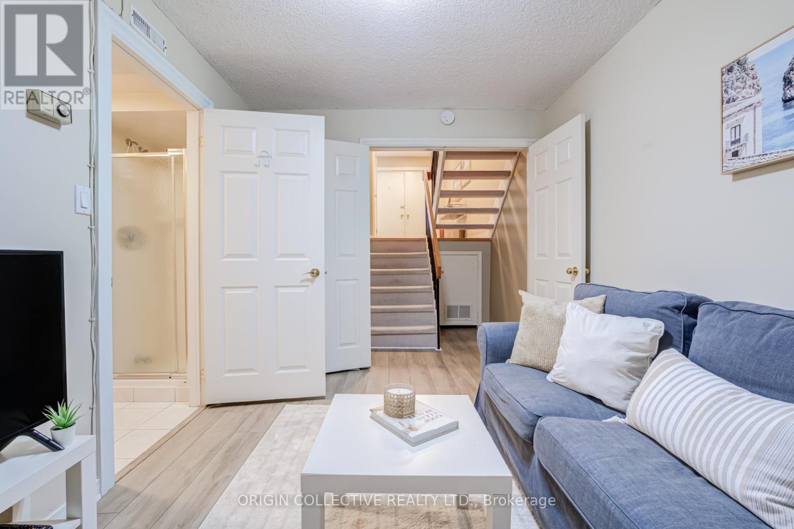 6 OAKEN GATE WAY - 37