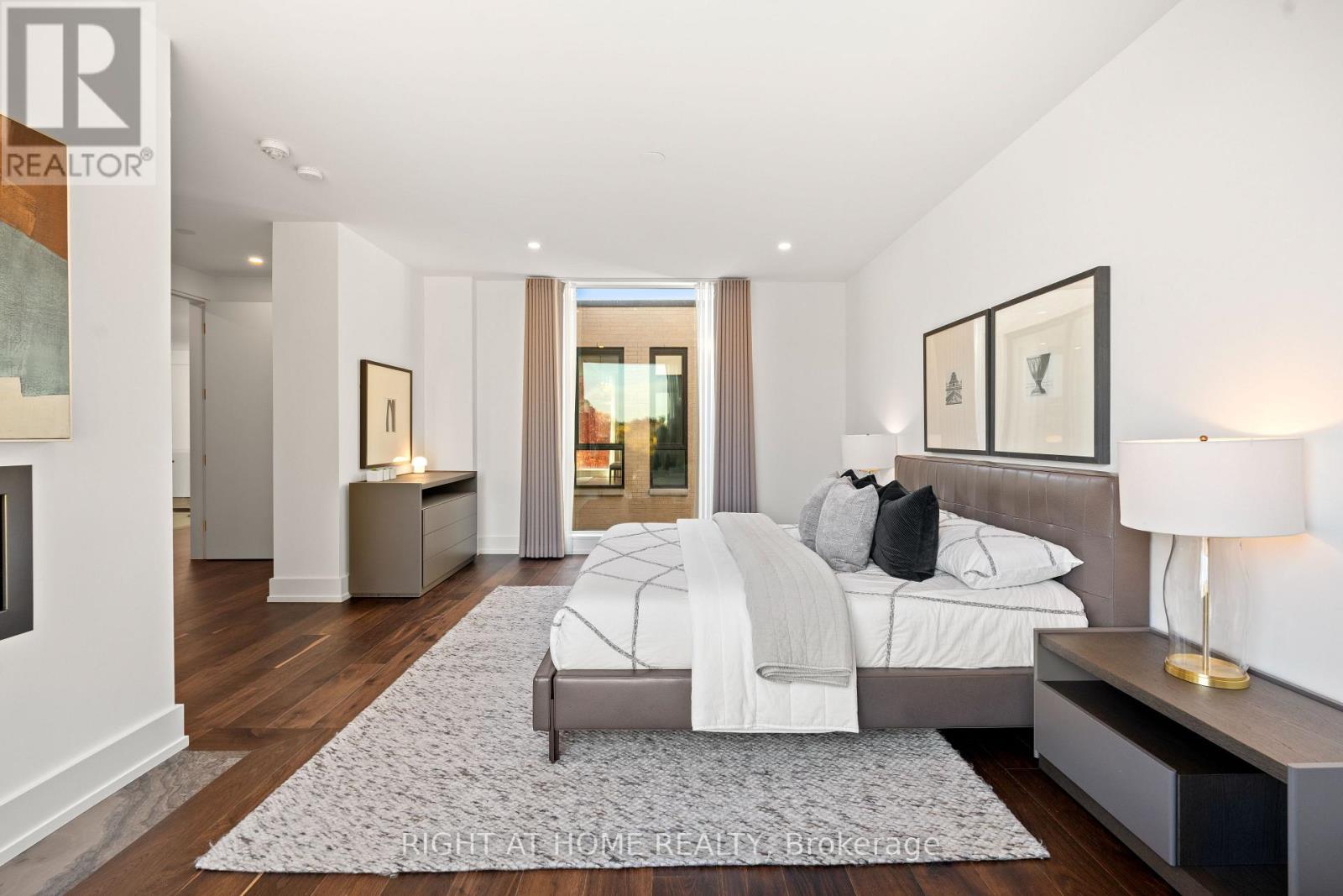 15 FAIRMEADOW AVENUE - 21