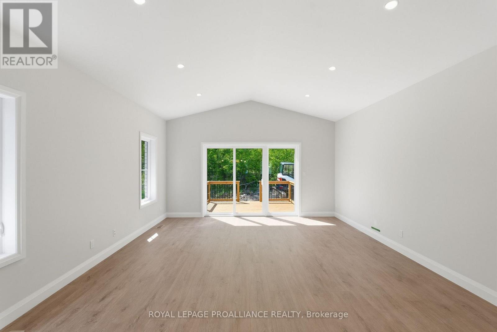 64 RIVERSIDE TRAIL - 18